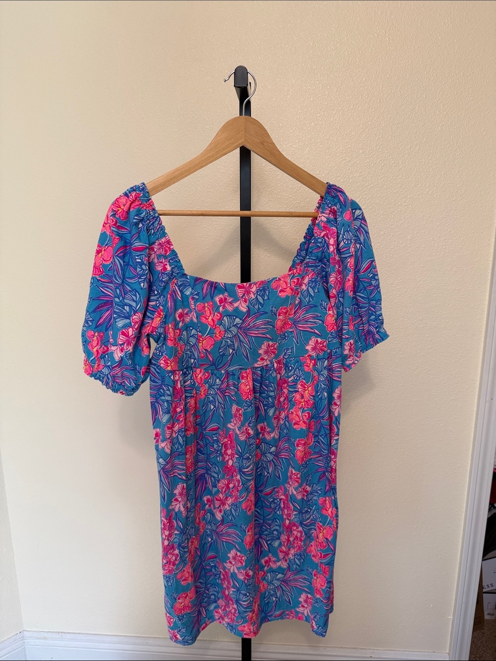 T2)Lilly Pulitzer 💐Floral Scoop-Neck Mini Dress in Blue and Pink
